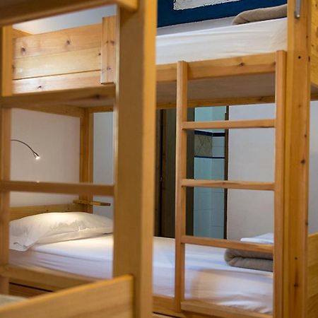 Crux Albergue Adahuesca Екстериор снимка